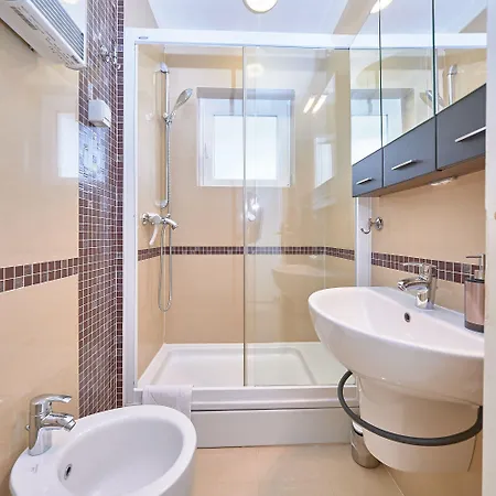 Апартаменти Andrea By Litto *