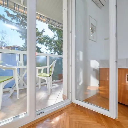 Andrea Apartment Split